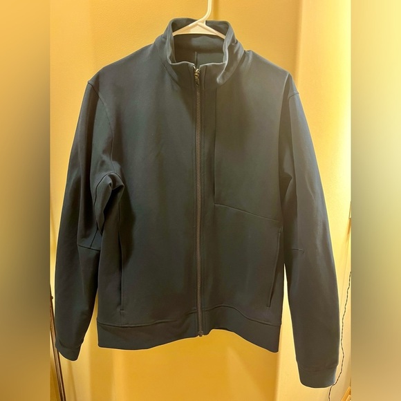 Lululemon Sojourn Jacket - Picture 3 of 11